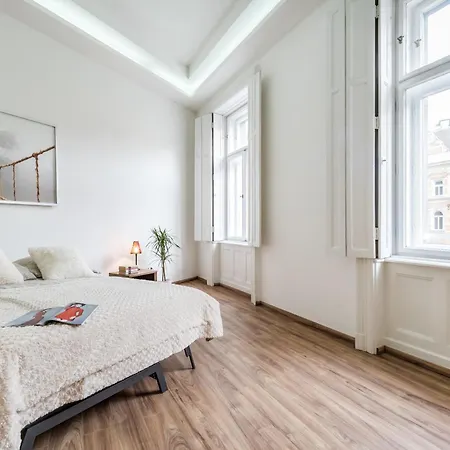 Lägenhet Budapest City Apartment *